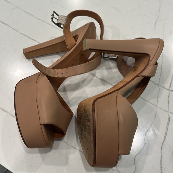 Kurt Geiger platform shoes - Picture 5 of 5